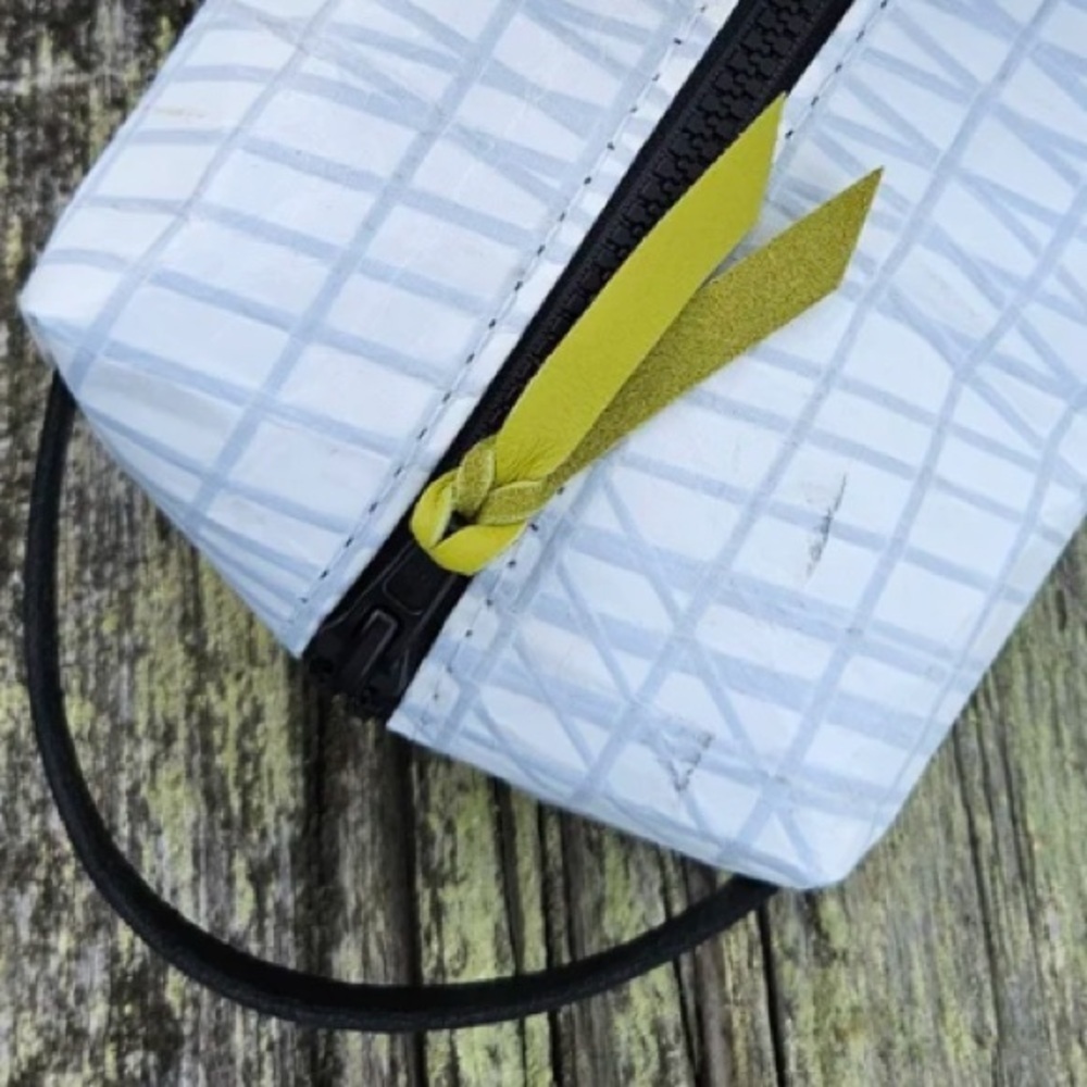 Landfall Leather Works The Dopp Kit NWT Toiletry Bag Upcycled Sails - Picture 3 of 7